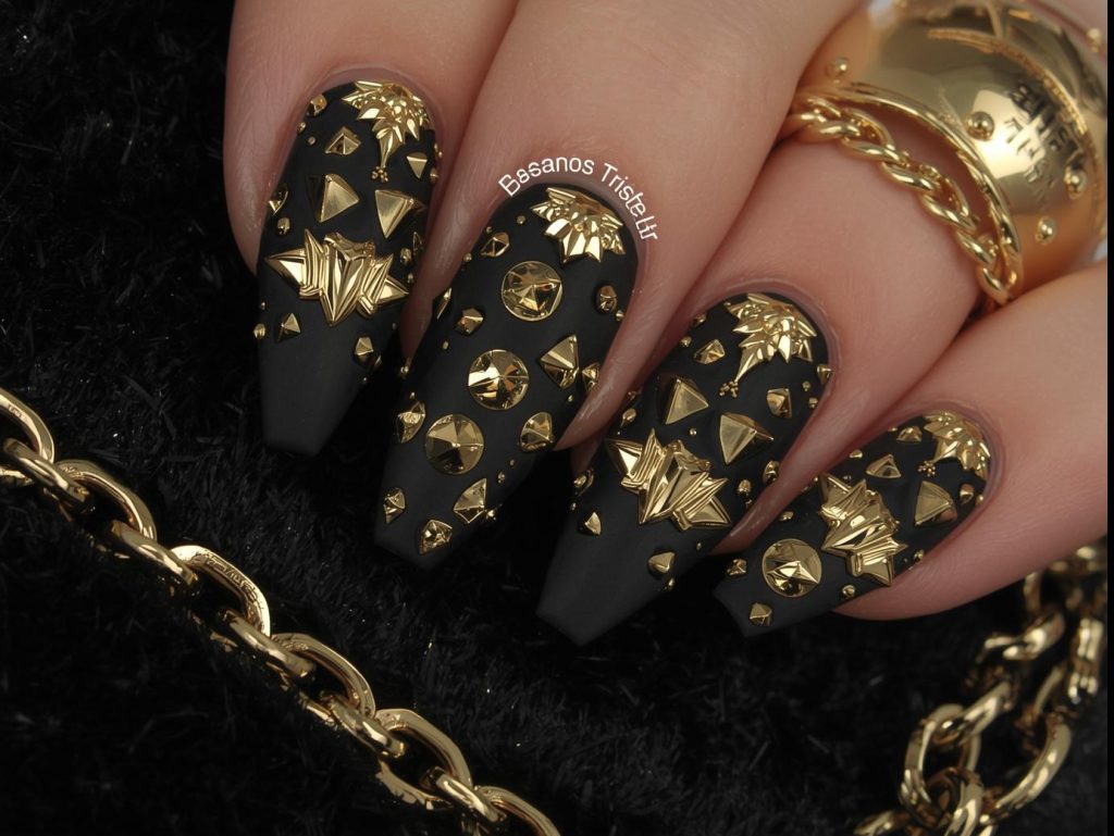  Raised gold stud 3D nails with matte black base